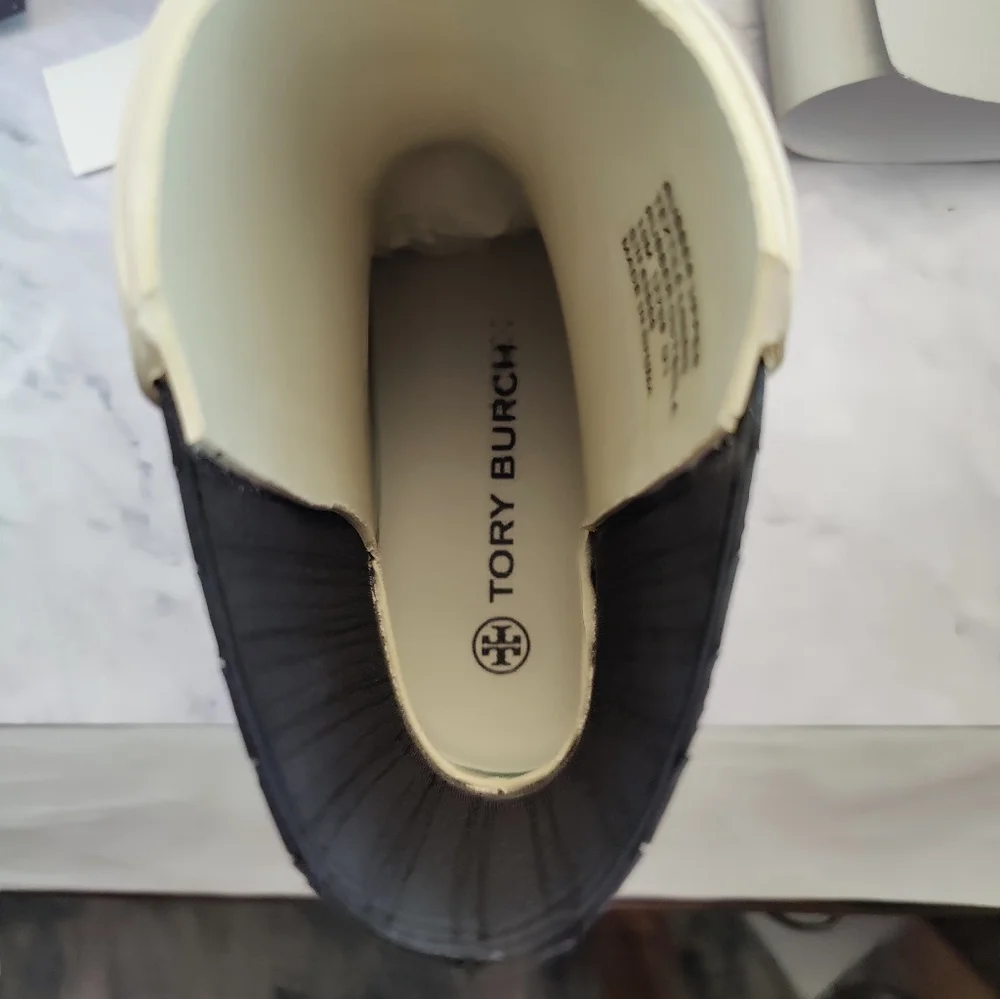 TORY BURCH White Foul Weather Hurricane Ankle Boots Size 10M Ivory/Perfect Black